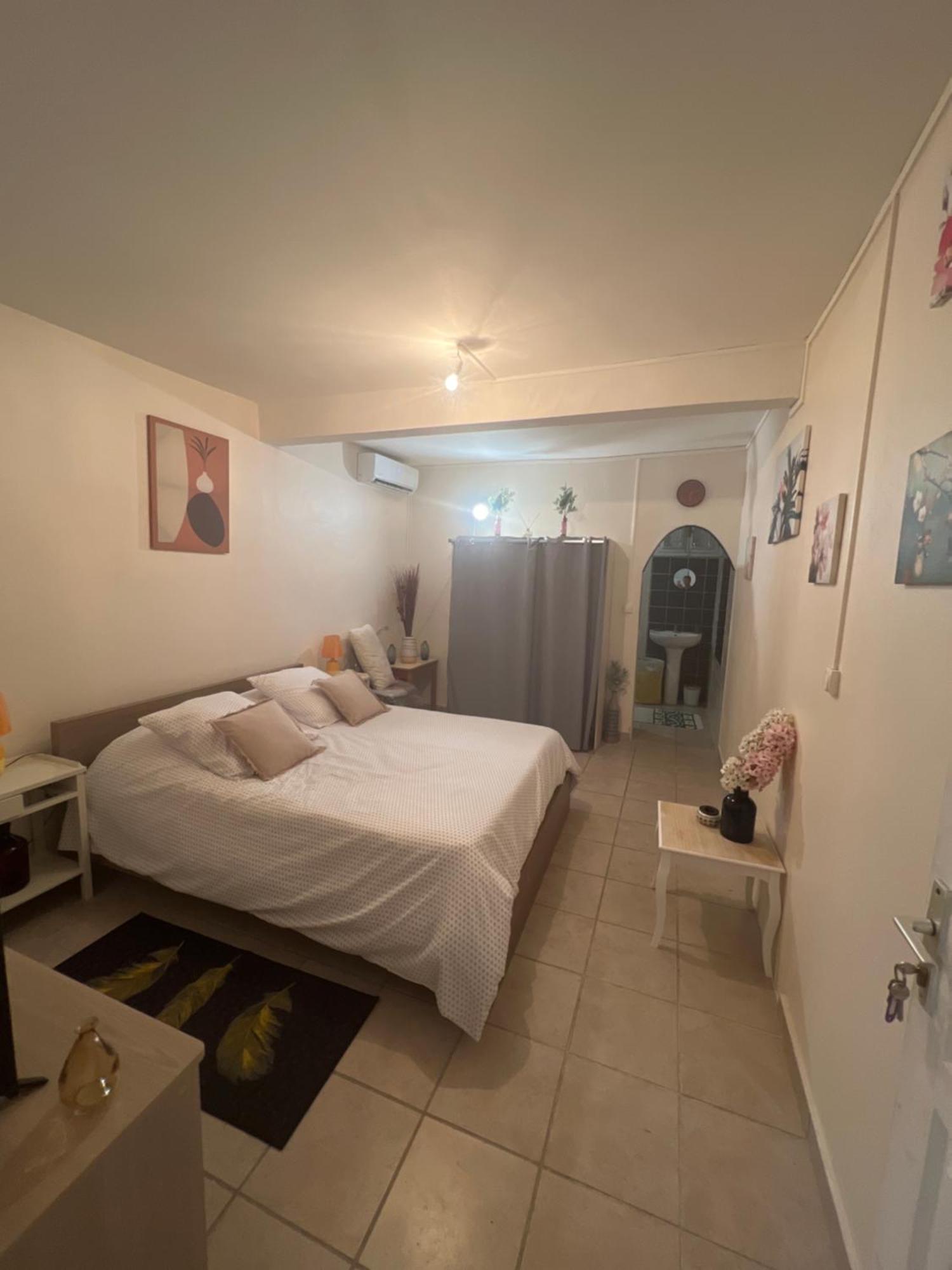 Studio Meuble Orchidee Le Francois Bagian luar foto